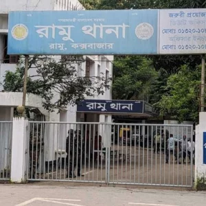 বৃদ্ধকে গলা কেটে হত্যার পর ছুরিসহ যুবকের আত্মসমর্পণ