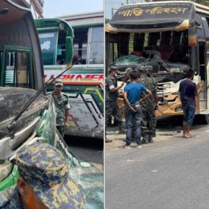 আনসারবাহী বাসের ত্রিমুখী সংঘর্ষে আহত ৭