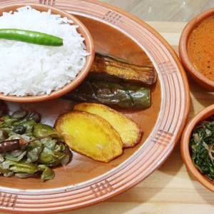 বাঙালির পাতে আজ নানা পদ