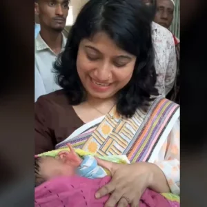 রাতে কান্নার শব্দ পেয়ে ঝোপ থেকে নবজাতক উদ্ধার