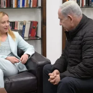 ইসরায়েলের সঙ্গে প্রতিরক্ষা চুক্তি স্থগিতের ঘোষণা ইতালির