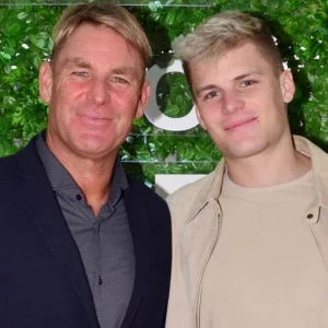 করোনার টিকাই মেরে ফেলেছে শেন ওয়ার্নকে: দাবি জ্যাকসন ওয়ার্নের