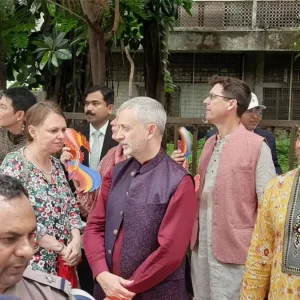 বৈশাখী শোভাযাত্রা উপভোগ করলেন রাষ্ট্রদূতসহ বিদেশি কূটনীতিকরা