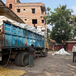 শরীয়তপুরে ৪০০ বস্তা সরকারি চাল জব্দ