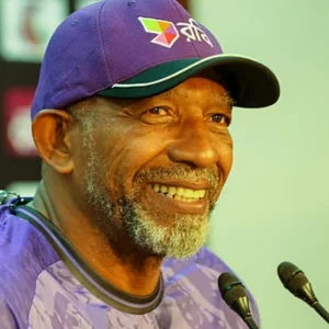 এখন আর কোনো ঘটনাই বিস্মিত করে না: বারবার বিসিবি সভাপতি পরিবর্তন প্রসঙ্গে সিমন্স