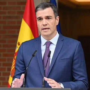 বাংলাদেশিসহ নথিহীন পাঁচ লাখ অবৈধ অভিবাসীকে বৈধতা দিচ্ছে স্পেন