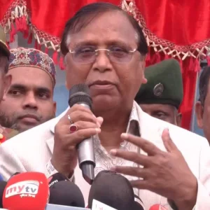 সরকার ফুটপাতের ব্যবসায়ীদের লাইসেন্স দেবে: ডিএসসিসি প্রশাসক