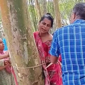 করলা চুরির অভিযোগে স্ত্রীকে গাছে বেঁধে পেটালেন স্বামী