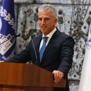 ইরানের শাসনব্যবস্থার পতন না হওয়া পর্যন্ত হামলা অব্যাহত থাকবে: মোসাদ প্রধান