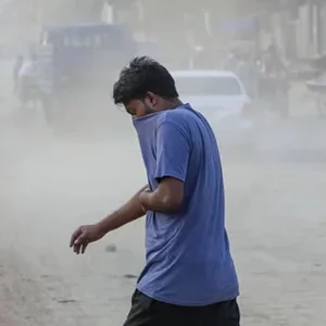 ঢাকার বাতাস খুব ‘অস্বাস্থ্যকর’, বায়ুদূষণে শীর্ষে দিল্লি