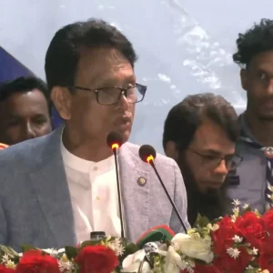 শিক্ষকরা এখন মন্ত্রীদের খাতা দেখা শুরু করে দিয়েছে: শিক্ষামন্ত্রী