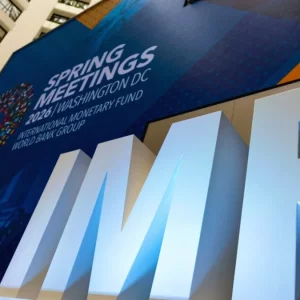 বিশ্ব অর্থনৈতিক প্রবৃদ্ধির পূর্বাভাস জানালো আইএমএফ