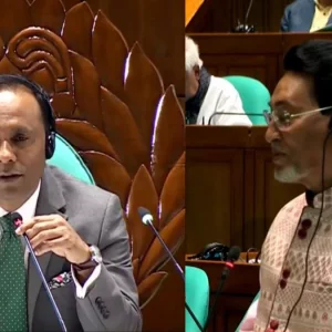 সংসদ কক্ষে ফোনে কথা বলেন সদস্যরা, চিফ হুইপের দৃষ্টি আকর্ষণ ডেপুটি স্পিকারের