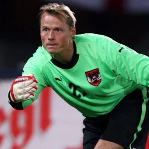 ট্রেনের ধাক্কায় গাড়িতে থাকা আর্সেনালের সাবেক গোলরক্ষকের মৃত্যু