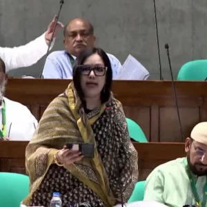 আমার এলাকার হাসপাতাল ‘নিজেই একটা রোগীর মতো’: সংসদে রুমিন ফারহানা