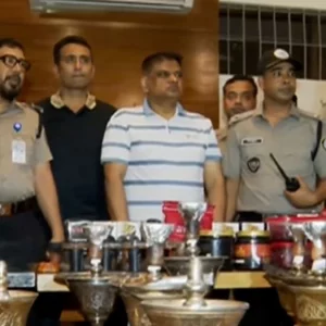 রাজধানীর গুলশানে সিসাবারে অভিযান, সেবন সামগ্রী জব্দ