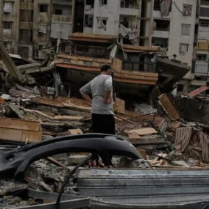 যুদ্ধবিরতির মধ্যেও দক্ষিণ লেবাননে বিস্ফোরণ, ঘরবাড়ি ধ্বংসের অভিযোগ