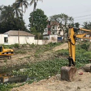 জ্বালানি সংকটে স্থবির ইছামতী নদী খননকাজ