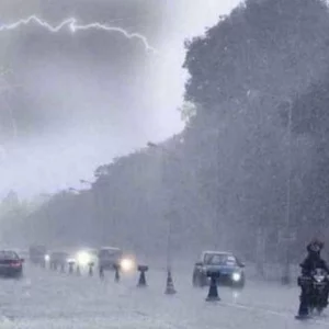দেশের ৪ বিভাগে ঝোড়ো হাওয়াসহ বজ্রবৃষ্টির আভাস, নদীবন্দরে সতর্ক সংকেত