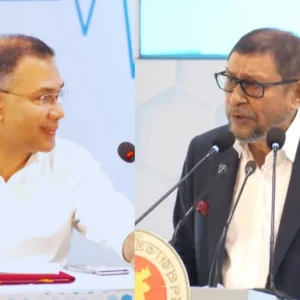 মন্ত্রী সাহেব, প্রশংসা একটু কম কইরেন: স্বাস্থ্যমন্ত্রীকে প্রধানমন্ত্রী