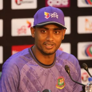 টসের দু-এক সেকেন্ড আগে জানলাম আমি খেলছি: শরিফুল ইসলাম