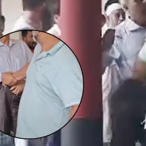 কলেজে ঢুকে অধ্যক্ষকে টেনেহিঁচড়ে বাইরে এনে দেওয়া হলো কিলঘুষি