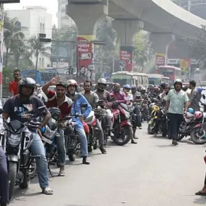 জ্বালানি তেল নিতে আজ থেকে গুনতে হচ্ছে বাড়তি টাকা, কোনটায় …