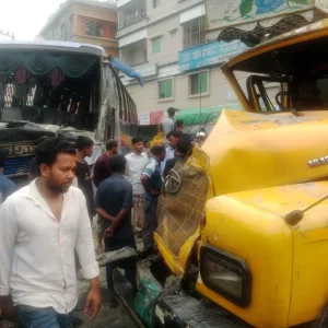 টাঙ্গাইলে বাস-ট্রাক মুখোমুখি সংঘর্ষ, নিহত ২
