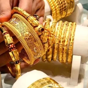 বিশ্ববাজারে স্বর্ণের দামে পতন, কমতে পারে দেশেও