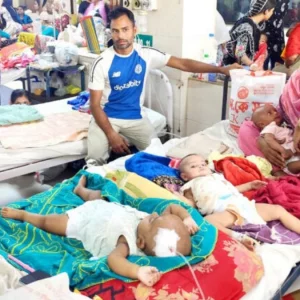 ‘নাকের সোনার ফুলটাও বেচে দিয়েছি বাচ্চার চিকিৎসার জন্য...’