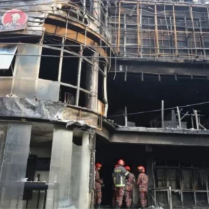 বেইলি রোডে আগুনে ৪৬ জনের মৃত্যু: ১৩ জনের বিরুদ্ধে গ্রেপ্তারি পরোয়ানা