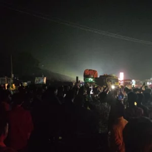 পরীক্ষার আগের দিনও প্রবেশপত্র পায়নি শিক্ষার্থীরা, প্রতিবাদে রাতেই মহাসড়ক অবরোধ