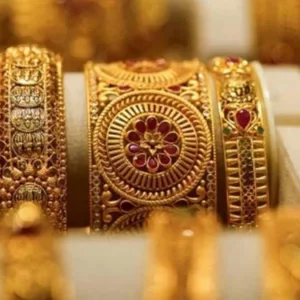 বিশ্ববাজারে কমল সোনার দাম, ডলারের দিকে ঝুঁকছে বিনিয়োগ