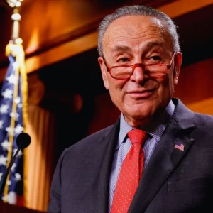 ট্রাম্পের যুদ্ধক্ষমতা সীমিত করতে আবারও ভোটের ডাক ডেমোক্র্যাটদের