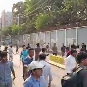 গ্রাফিতিতে ‘গুপ্ত’ লেখা নিয়ে চট্টগ্রামে ছাত্রদল-শিবির সংঘর্ষ