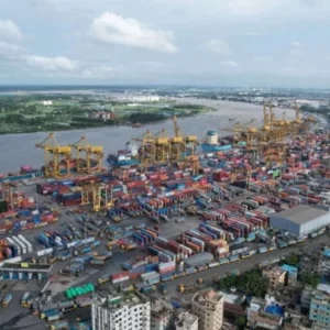 চট্টগ্রাম বন্দরে দেড় লাখ টন জ্বালানি নিয়ে ভিড়েছে পাঁচটি বড় জাহাজ