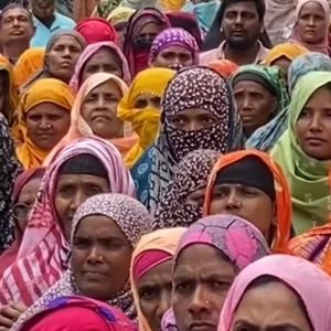 চাঁপাইনবাবগঞ্জে দুস্থদের ১০ কোটি টাকা হাতিয়ে নেওয়ার অভিযোগ