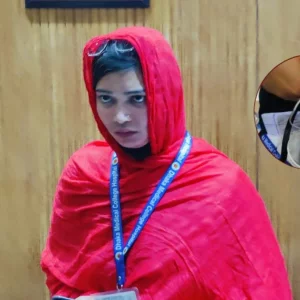 ছাত্রী কমনরুমে ‘চিকিৎসক’ সেজে যাতায়াত, ঢাকা মেডিকেল থেকে টিকটকার আটক