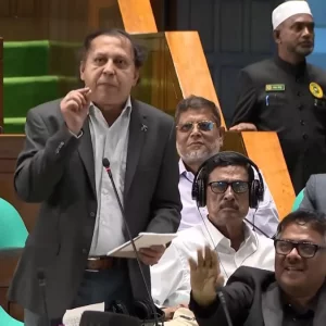 চট্টগ্রামের ‘গুপ্ত’ উত্তেজনা, সংসদে সরকার-বিরোধীদলের প্রতিক্রিয়া