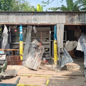 দোকানে বাকি চাওয়াকে কেন্দ্র করে দুপক্ষের দফায় দফায় সংঘর্ষ