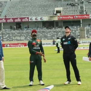 টসে হেরে ব্যাটিংয়ে বাংলাদেশ, একাদশে দুই পরিবর্তন