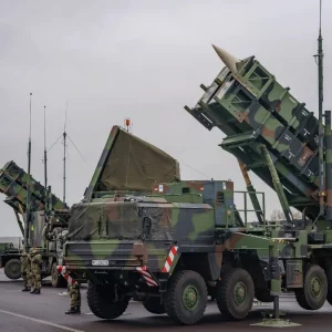 ইরান যুদ্ধে যুক্তরাষ্ট্রের বিশ্বব্যাপী অস্ত্রভাণ্ডারের মজুত সংকটে