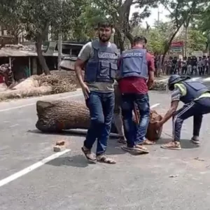 নাটোরে বিএনপির দুপক্ষের সংঘর্ষে আহত ১০, সড়ক অবরোধ