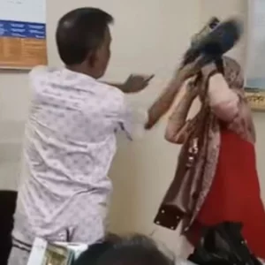 কলেজে ঢুকে শিক্ষিকাকে জুতাপেটা করলেন বিএনপি নেতা