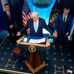 ইরান-যুক্তরাষ্ট্র যুদ্ধ কৌশলে ট্রাম্প প্রশাসনের অনৈক্য স্পষ্ট: বিশ্লেষক