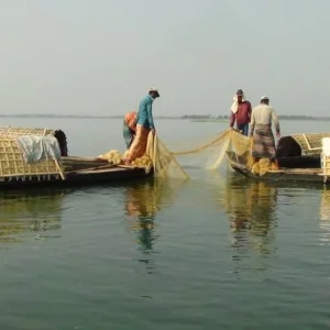 মধ্যরাত থেকে কাপ্তাই হ্রদে মাছ ধরায় নিষেধাজ্ঞা
