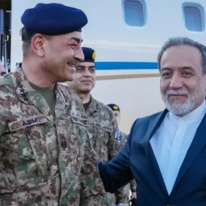 ইরানের পররাষ্ট্রমন্ত্রীর সঙ্গে পাকিস্তানের পররাষ্ট্রমন্ত্রী ও সেনাপ্রধানের ফোনালাপ