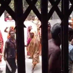 কমিটি গঠনকে কেন্দ্র করে মসজিদ প্রাঙ্গণে দুপক্ষের সংঘর্ষ