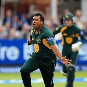 নিষিদ্ধ হয়ে ক্রিকেটকেই বিদায় জানালেন ইংলিশ ক্রিকেটার 