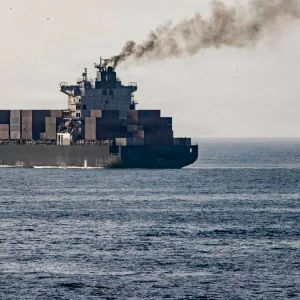 মার্কিন অবরোধের চেষ্টা ব্যর্থ, বন্দরে পৌঁছাল ইরানি জাহাজ